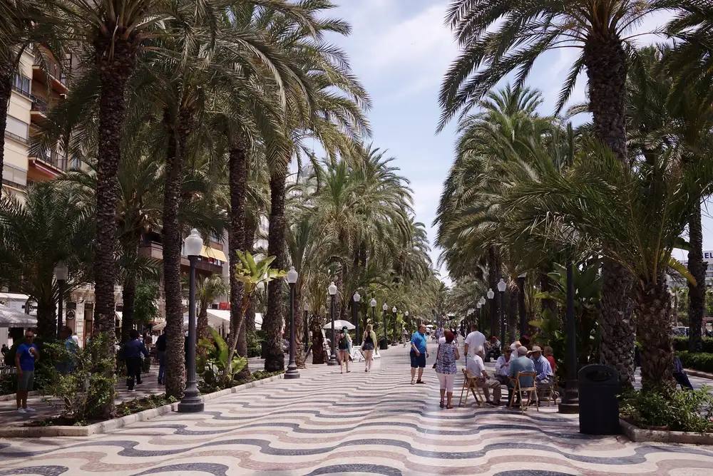 Paseo de la Explanada de España en Alicante
